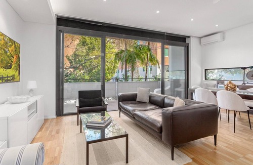 Darlinghurst Apartment | 3-Bedroom Home in the Heart of Darlinghurst