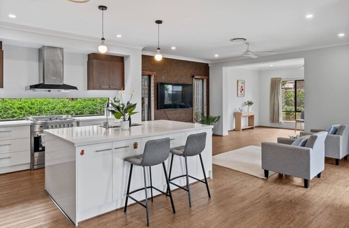 Rochedale House | 3BR Family Home in Rochedale | Aussie Local Living
