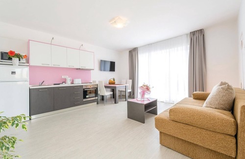 Popovici House | 4 bedroom accommodation in Radovcici