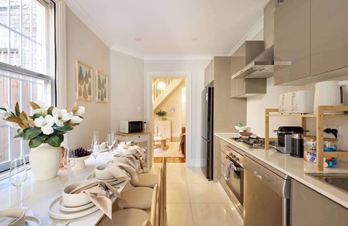 Redfern House | 4BR Family House Redfern | Dog Friendly | BBQ