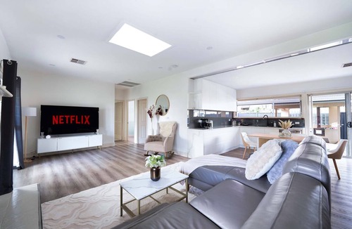 Miranda House | 5BR Family Retreat Spa, Sauna, Gym Miranda sleep12