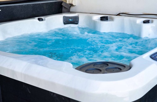 Miranda House | 5BR Family Retreat Spa, Sauna, Gym Miranda sleep12