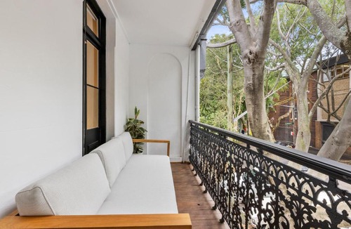 Paddington Apartment | 5BR Paddington Home w Private Parking and Studio