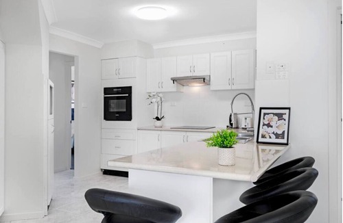 Mount Annan House | 6 Bedroom 3 Bath 2 Levels House