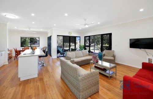 Woodgate House | 60 First Avenue