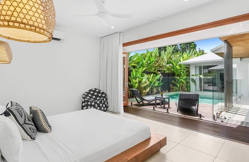 Palm Cove House | 94 Cascade Luxury Home Palm Cove