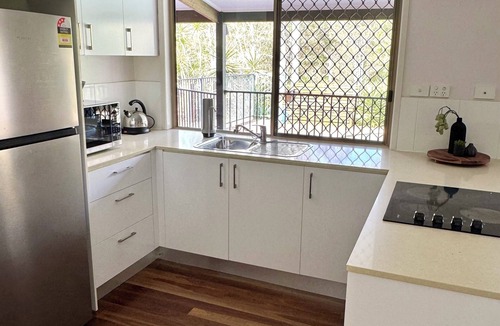 Cedar Creek Bed & Breakfast | A cosy farmstay with dwarf goats, pool, fire pit and other gourmet options.