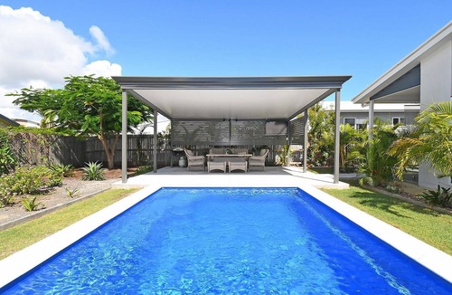 Toogoom House | A Home By The Sea - Toogoom - 4BR - Pool - Outside Pet Friendly