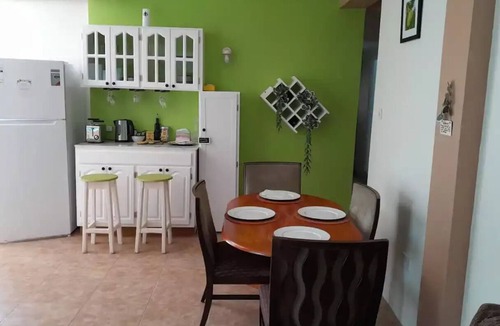 St. George's Villa | A personalized & Spacious Hilltop Orchard Villa- 5 min to the city.