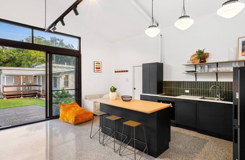 Newell House | Absolute Beachfront Home with 2 Dwellings | White & Black Cockatoo