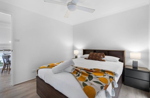 Blue Bay House | Absolute Waterfront Family Escape - Blue Bay