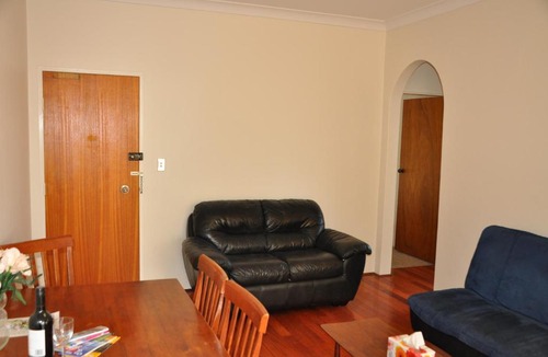 Bexley Apartment | Accommodation Sydney Kogarah 2 Bedroom Budget Apartment with Balcony