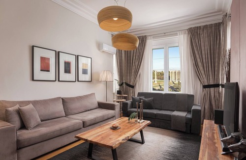 Makrigianni Apartment | Acropolis Elegant Residence | Syggroy Av.12. Athens 11742, Bill & John Apartments & Villas