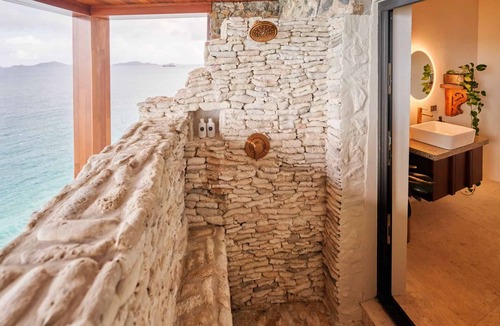 East End Apartment | Aerial Gratitude Room