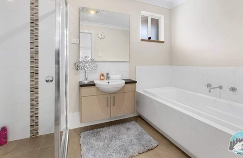 Kellyville House | Aircabin | North Kellyville | Comfy | 4 Beds House