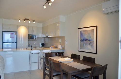 Alexandra Headland Apartment | Alex beach apartment , surf beach, surf club and breakfast supplies