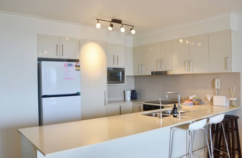 Alexandra Headland Apartment | Alex beach apartment , surf beach, surf club and breakfast supplies