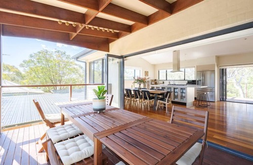 Leura House | Alleura House Serene Bushland 4BR Families Groups