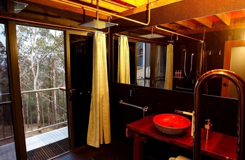 Austinville Cabin | Amazing Gold Coast Tree House Perfect for Glamping in Queensland