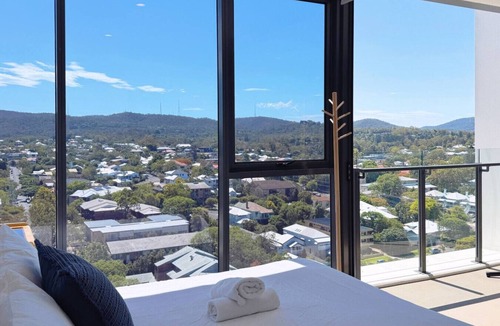 Toowong Apartment | Amazing Views - 2BD 2BA Homey Toowong Abode + Pool