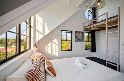 North Tamborine House | American Style Barn House On 5 Acres Private Land