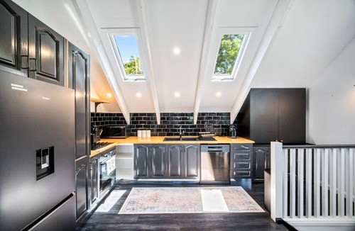 North Tamborine House | American Style Barn House On 5 Acres Private Land
