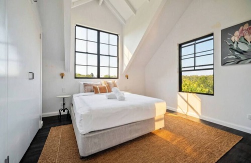 North Tamborine House | American Style Barn House On 5 Acres Private Land