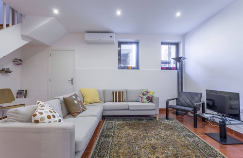Uniao de Freguesias do Centro House | An old house completely restored in the center of Porto - Free Wifi
