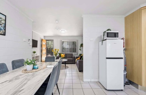 Andergrove Apartment | Andergrove Garden, Quiet Street 5 Min to Mackay