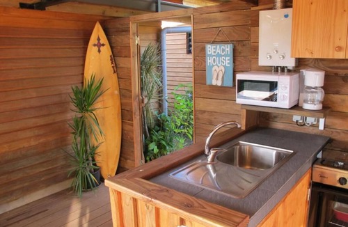 Arue House | Anuhe Bungalow with Ocean View - Bounty Lodge Tahiti