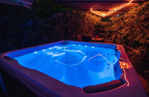 Split Apartment | Apartment Johnny II Split Croatia, hot tub, centre, beach, old town, promenade