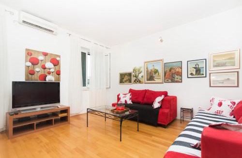 Split Apartment | Apartment Leo