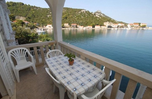 Zaklopatica Apartment | Apartment Mile - 10m from the sea A3(3+1) Arch 1 - Zaklopatica, Island Lastovo, Croatia