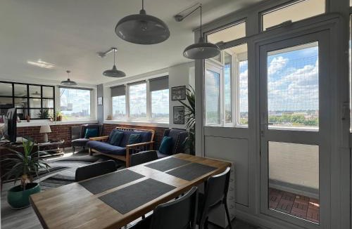South Hampstead Apartment | Apartment with stuning city views close to center