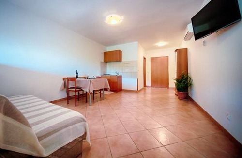 Pasadur Apartment | Apartments Bruna Lastovo-One Bedroom Apartment with Balcony and Sea View-Vanilija