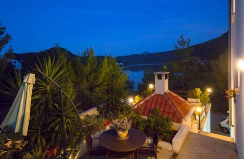 Pasadur Apartment | Apartments Bruna Lastovo-One Bedroom Apartment with Balcony and Sea View-Vanilija