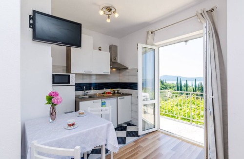 Krucica Apartment | Apartments Cypress Sea Cove - Premium Studio Apartment with Balcony and Sea View