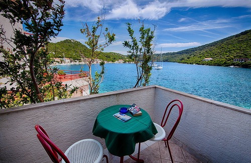 Pasadur Apartment | Apartments Malo Lago - One-Bedroom Apartment with Balcony and Sea View - 2nd floor (Apartment 4)