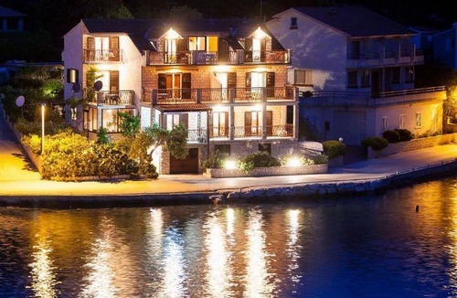 Pasadur Apartment | Apartments Malo Lago - One-Bedroom Apartment with Balcony and Sea View - 2nd floor (Apartment 5)