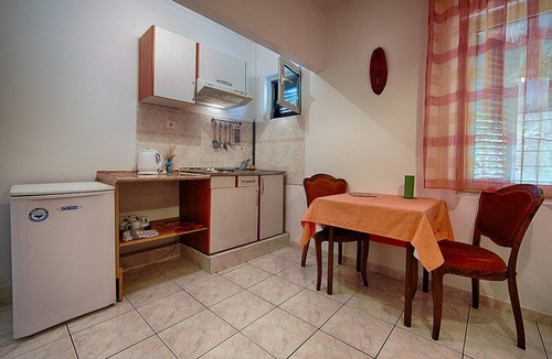 Pasadur Apartment | Apartments Malo Lago - One-Bedroom Apartment with Balcony and Sea View - 2nd floor (Apartment 7)