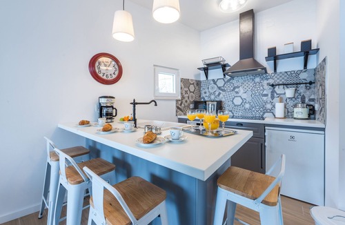 Plat Apartment | Apartments Maris-Two Bedroom Apartment with Terrace and Sea View-address Plat 21