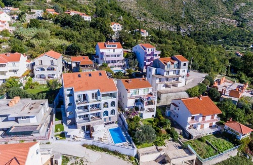 Mlini Apartment | Apartments Villa Capitano - Two Bedroom Apartment with Balcony and Sea View (CRNI)