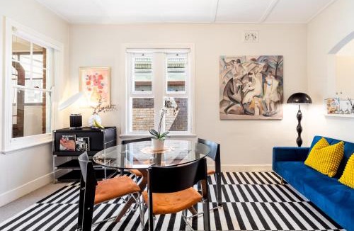 Millers Point Apartment | Art Deco Harbour Suite with Private Rooftop - Walk to Circular Quay