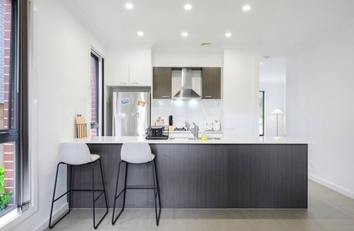 Austral House | Austral 4br Cute home close to Train Station 10ppl