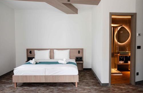 Gyongyos House | Avarka