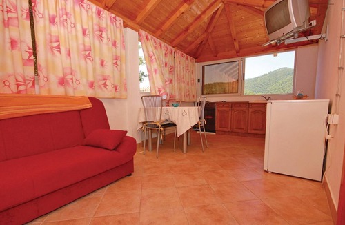 Brna Apartment | Awesome apartment in Brna with house sea view