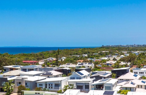 Bokarina Apartment | Azzure Bokarina Penthouse- Brand New- Ocean View- Resort Style Pool- Steam Room