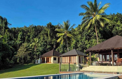Miallo House | Bali Hai A private retreat on acreage, close to town, ocean & the rainforest