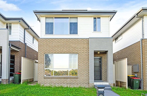 Bardia House | Bardia Convenient | Adorable Modern 4 Br House