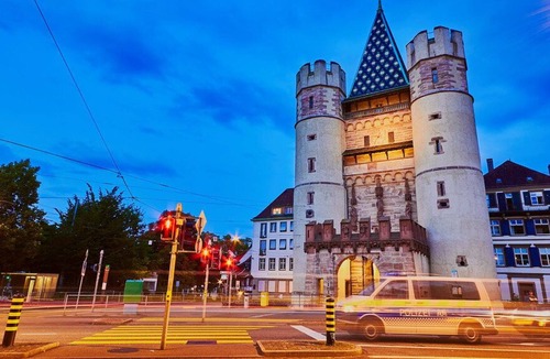 Altstadt Grossbasel Apartment | Basel City Center Apartment for couples and family stay